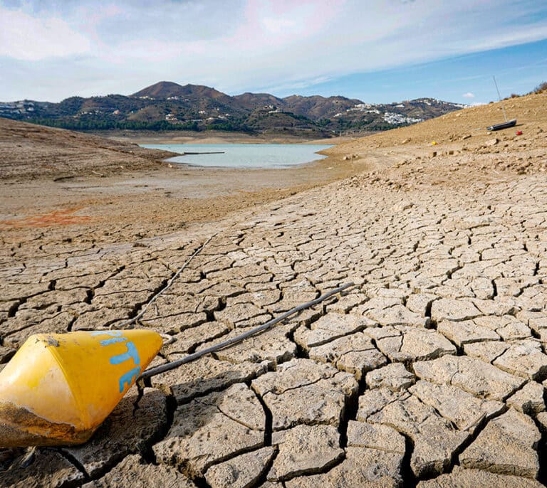 Andalucía, Galicia, Cataluña, Cantabria, Castilla y León y Navarra ya restringen el consumo de agua