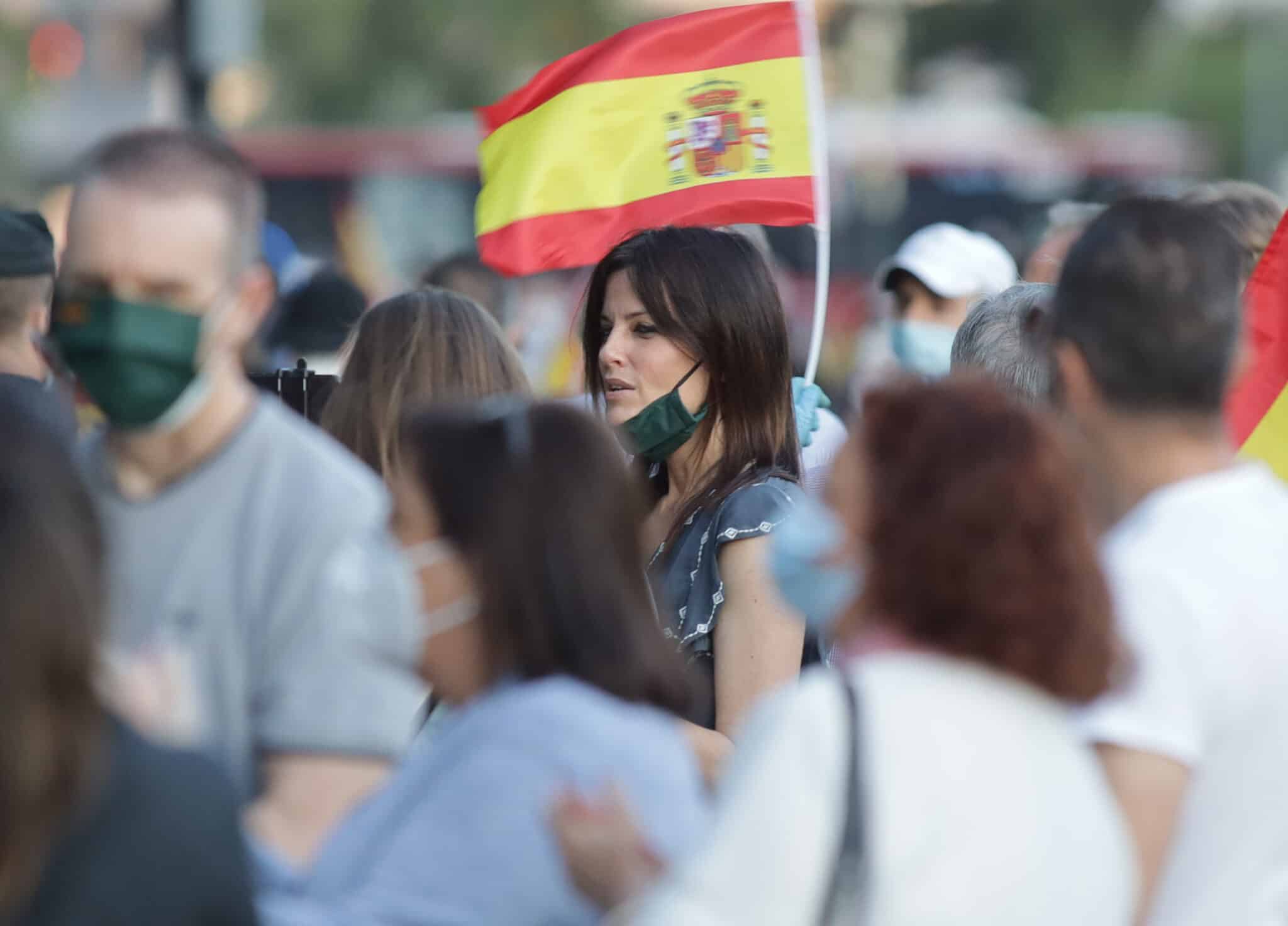 La publicista Cristina Seguí durante una concentración contra la gestión de Pedro Sánchez y Pablo Iglesias en la pandemia