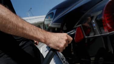 El futuro del coche eléctrico se debate entre los aranceles a China y el descenso de ventas
