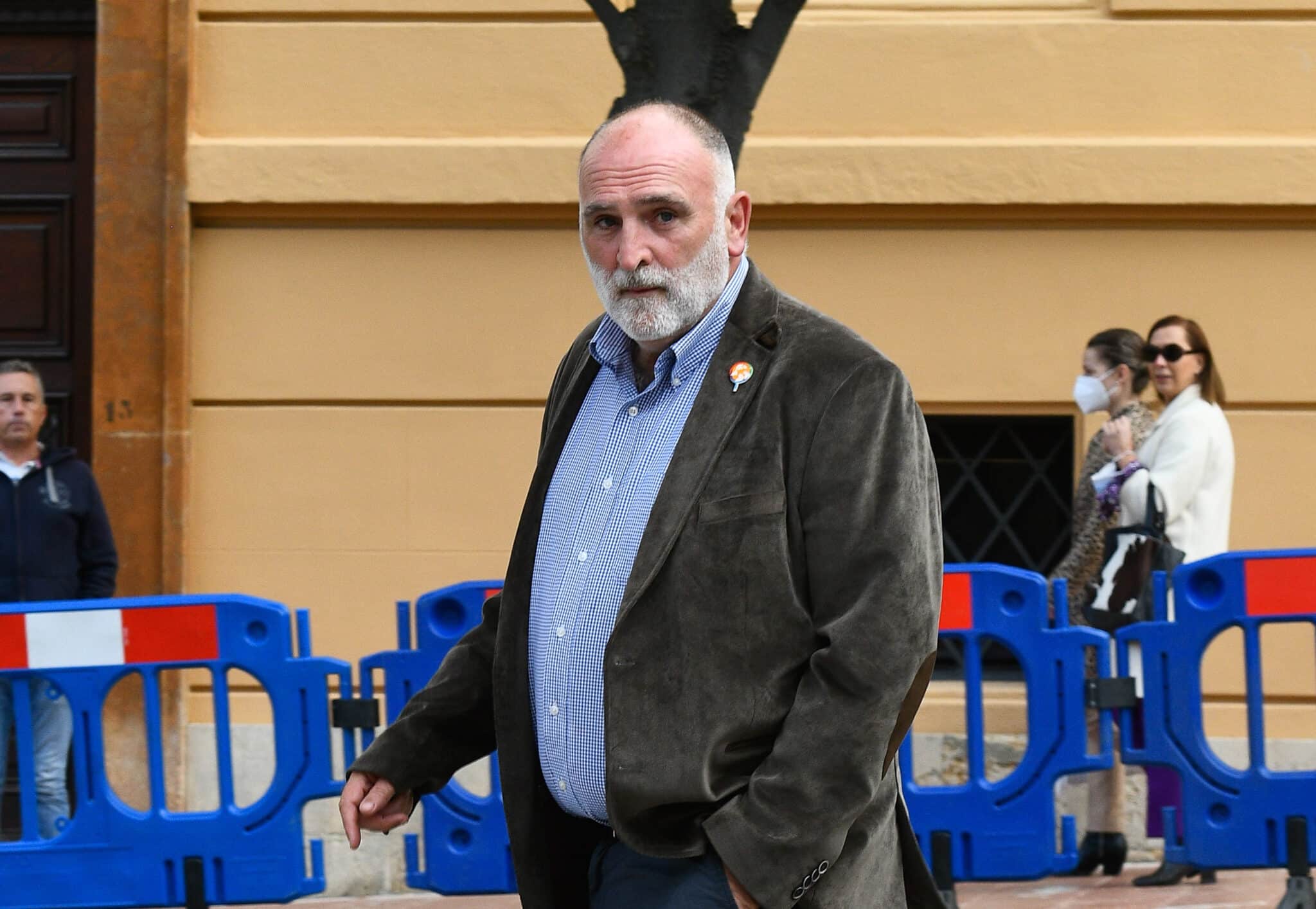 El chef José Andrés llega al Hotel Reconquista, a 21 de octubre de 2021, en Oviedo (España).