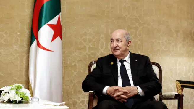 El presidente argelino destituye al ministro de Finanzas en pleno rifirrafe con España
