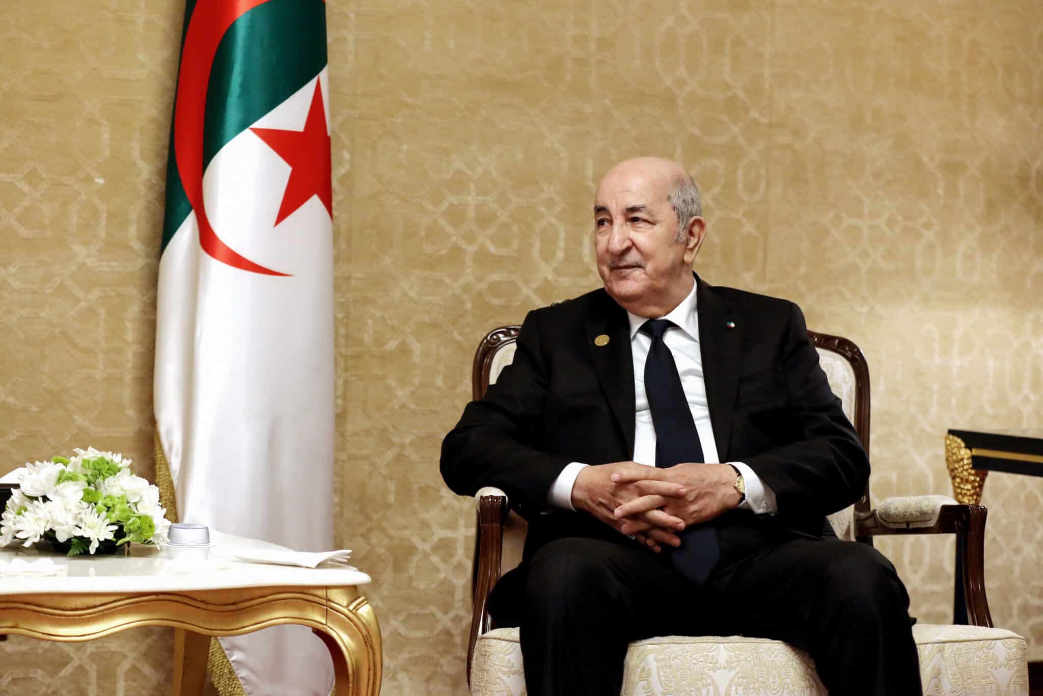 El presidente de Argelia acusa a Sánchez de cometer "un acto hostil" y presume de "excelentes relaciones" con Felipe VI