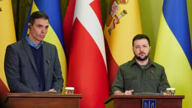 Sánchez traslada a Zelenski el apoyo de España a la entrada de Ucrania en la UE