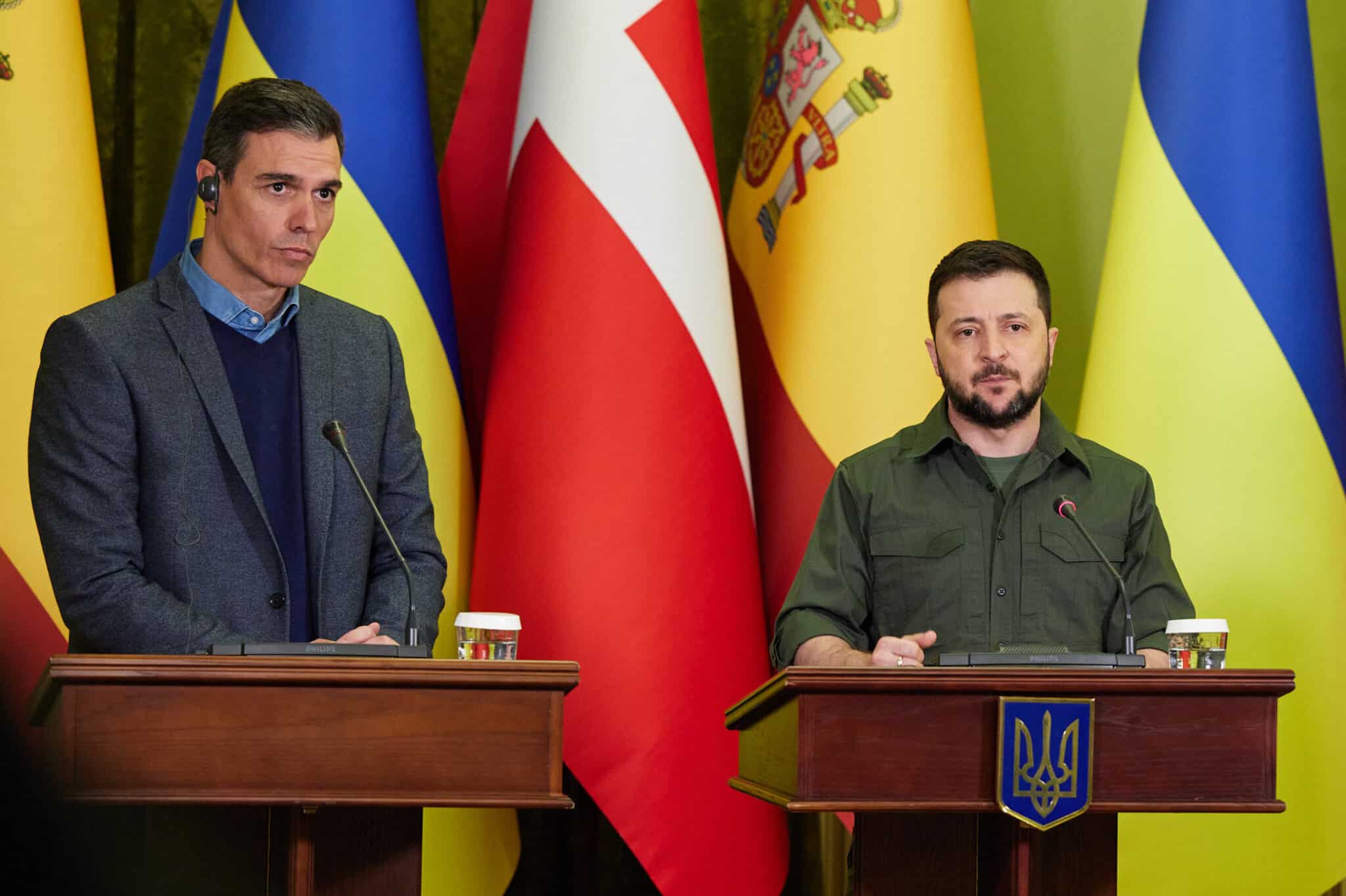 El primer ministro español Pedro Sánchez, el presidente ucraniano Volodymyr Zelensky