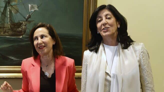 La ministra Margarita Robles y la nueva directora del CNI, Esperanza Casteleiro, el día que ésta asumió el cargo.