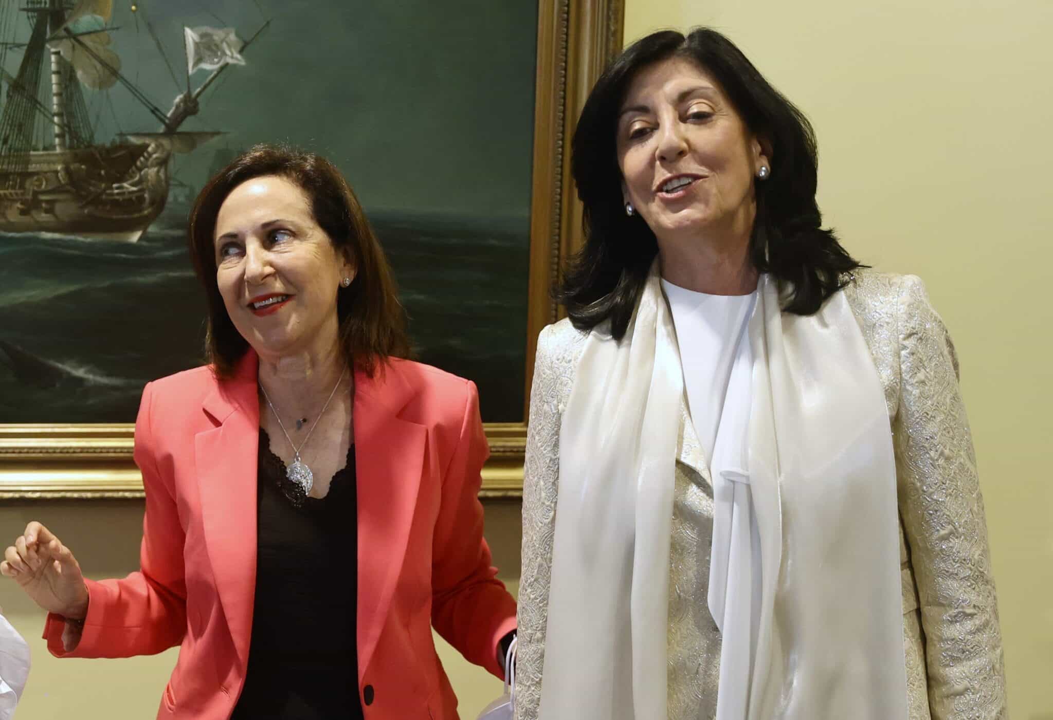 La ministra Margarita Robles y la directora del CNI, Esperanza Casteleiro, el día que ésta asumió el cargo.