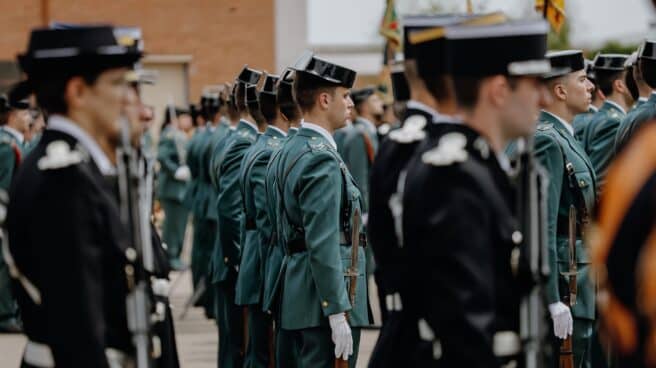 Guardias civiles durante el acto de conmemoración del 178º aniversario de la fundación del Cuerpo.