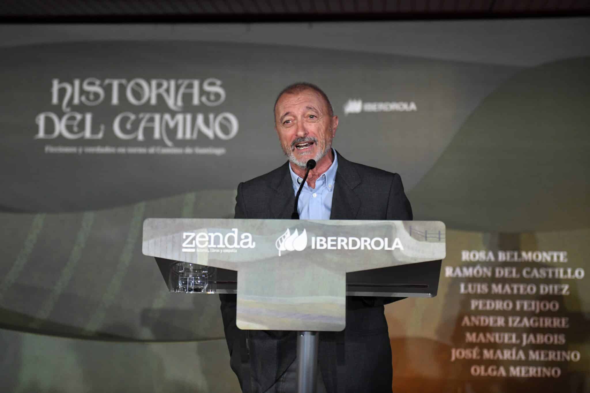 El escritor Arturo Pérez-Reverte interviene en la presentación de su libro ‘Historias del Camino’