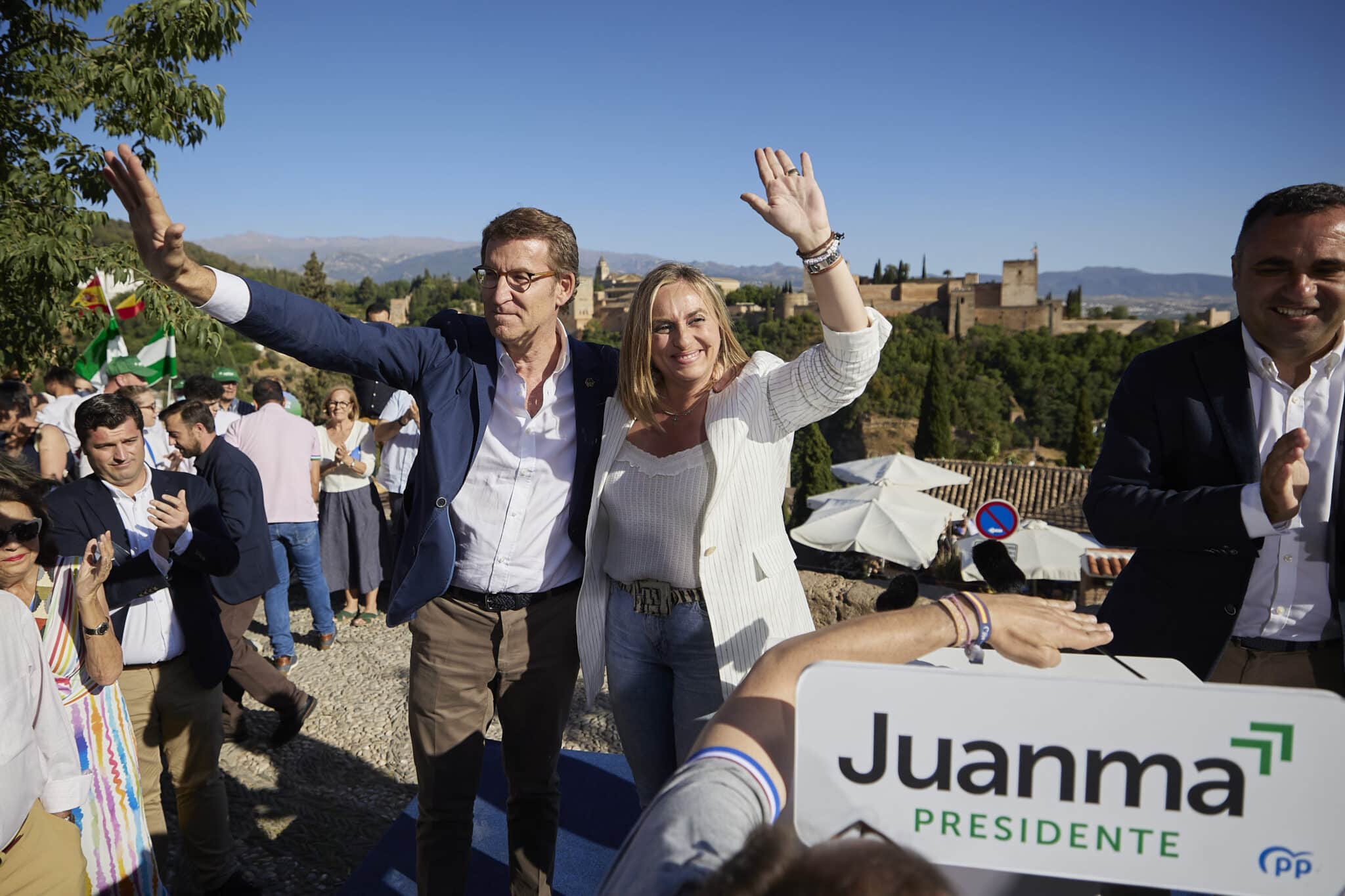 Feijóo recuerda a los votantes del PSOE que "se puede ser socialista y votar a Juanma Moreno"
