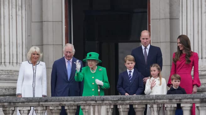 Isabel II en el palacio de Buckingham por su jubileo
