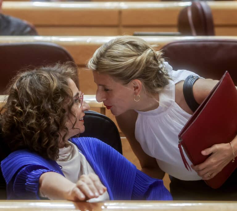 Montero duda de las propuestas de Yolanda Díaz para las eléctricas y el cheque de 300 euros
