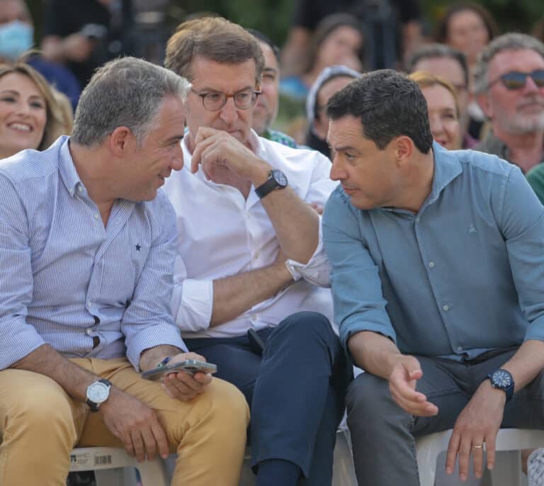 Génova recomienda a Juanma Moreno ser más agresivo en el debate electoral