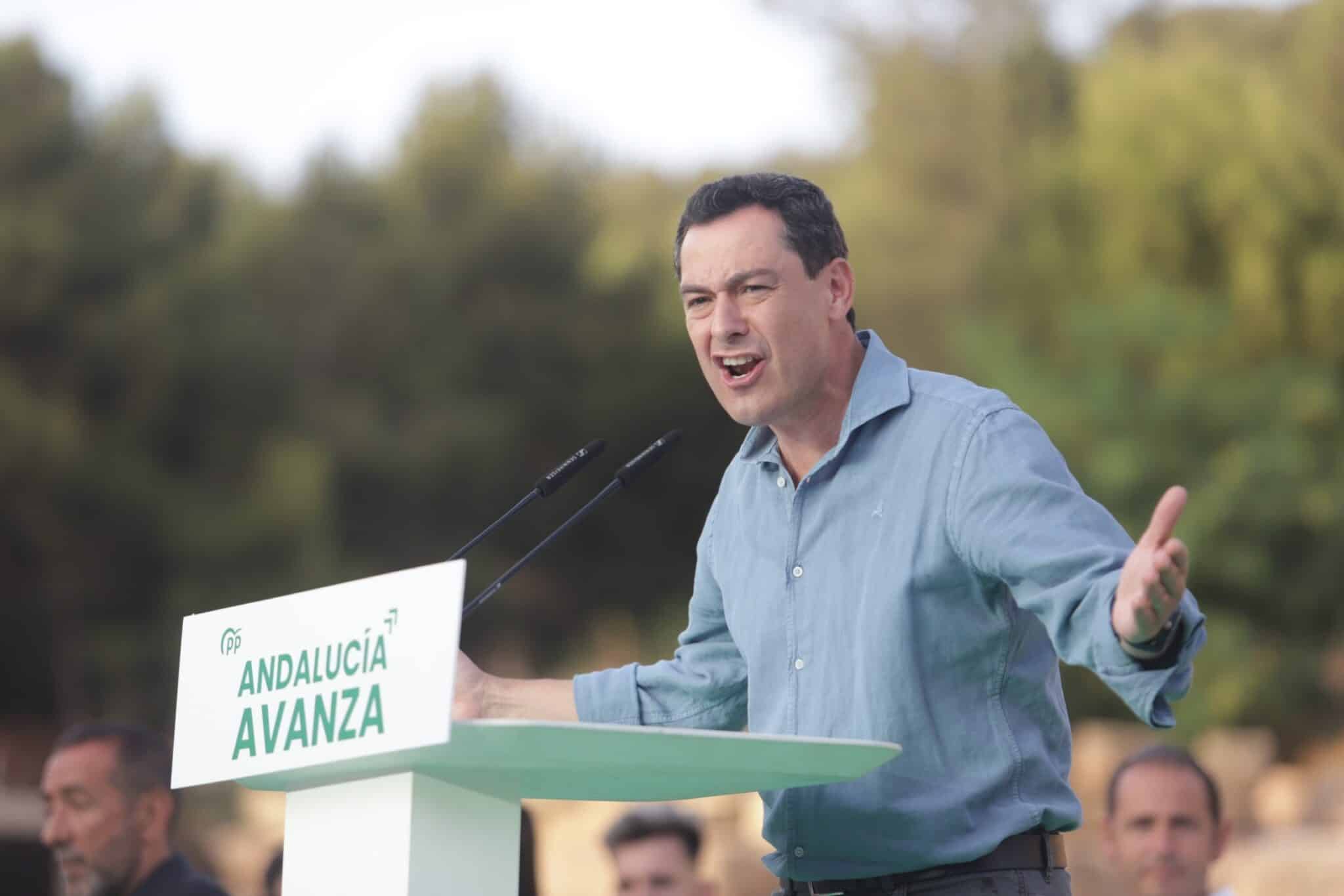 El presidente del PP-A y candidato a la reelección a la Presidencia de la Junta, Juanma Moreno, durante la clausura del mitin, en Málaga este fin de semana.