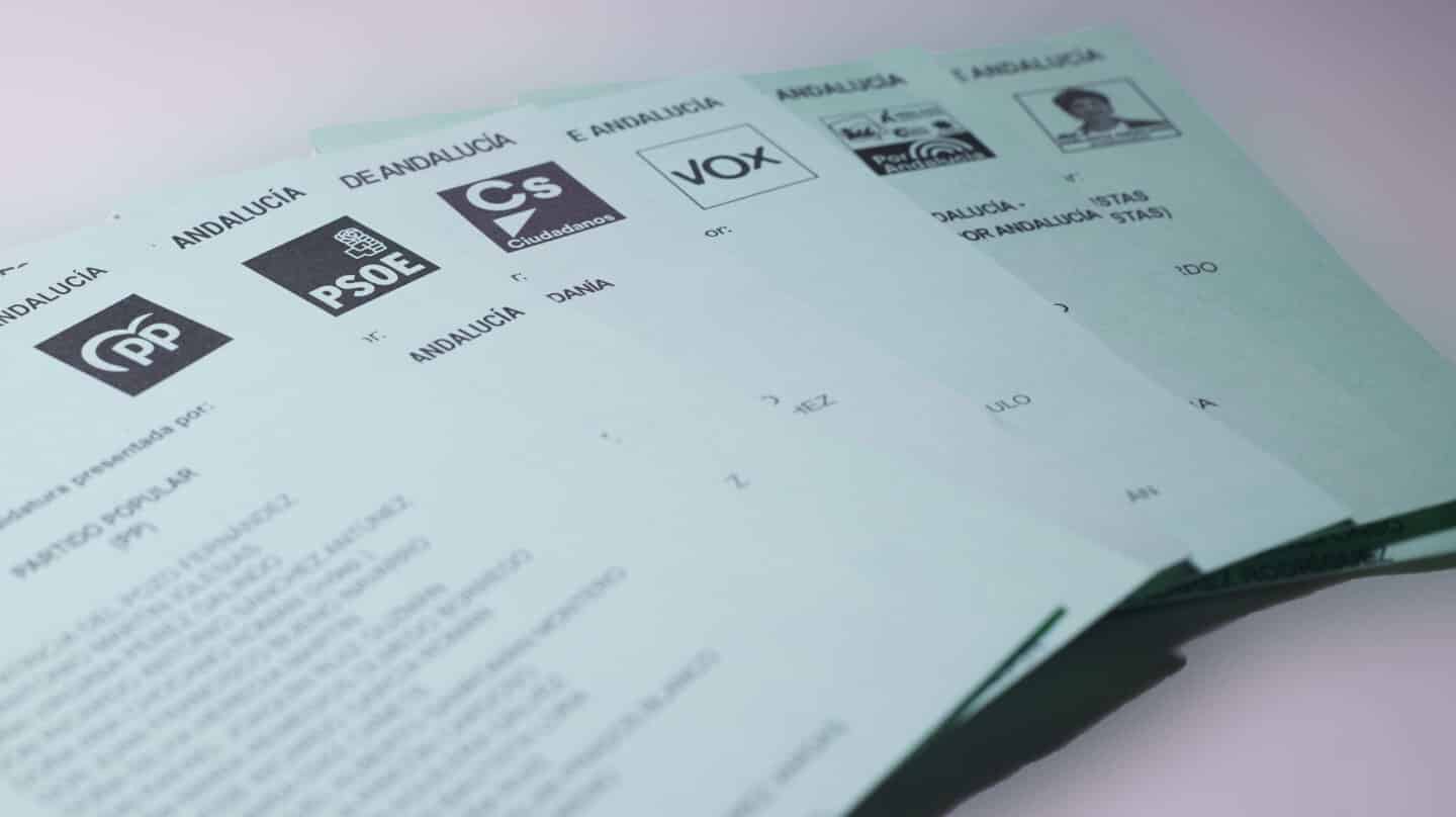 La desmovilización y el 'efecto playa', los obstáculos de este 19J para los partidos en Andalucía