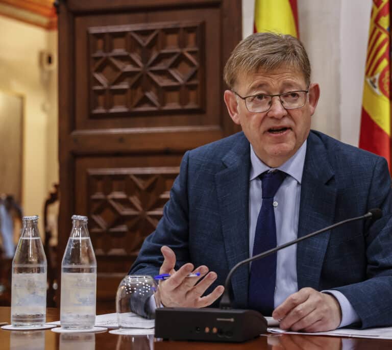 Ximo Puig señala que el futuro de Oltra se resolverá "más pronto que tarde" y que él no está "para fiesta"