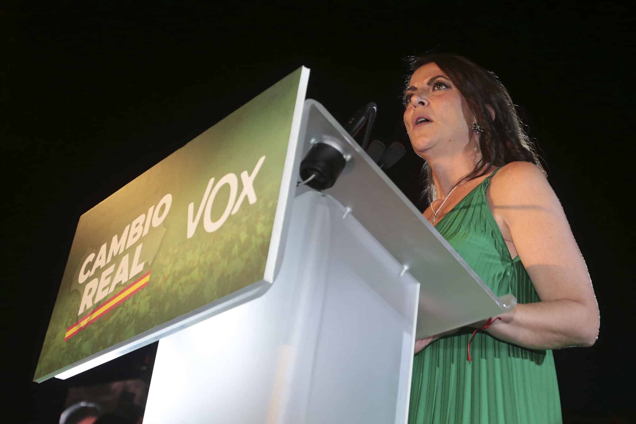 La candidata de Vox, Macarena Olona, tras las votaciones a la presidencia de la Junta de Andalucía en el Plaza de Armas, a 19 de junio de 2022 en Sevilla.