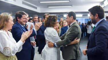 El estilo Ayuso sigue dominando el PP: logró más voto sobre el censo que Juanma Moreno el 19-J