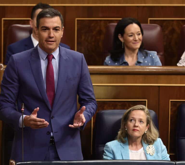 Sánchez anuncia una nueva rebaja del IVA de la luz al 5%