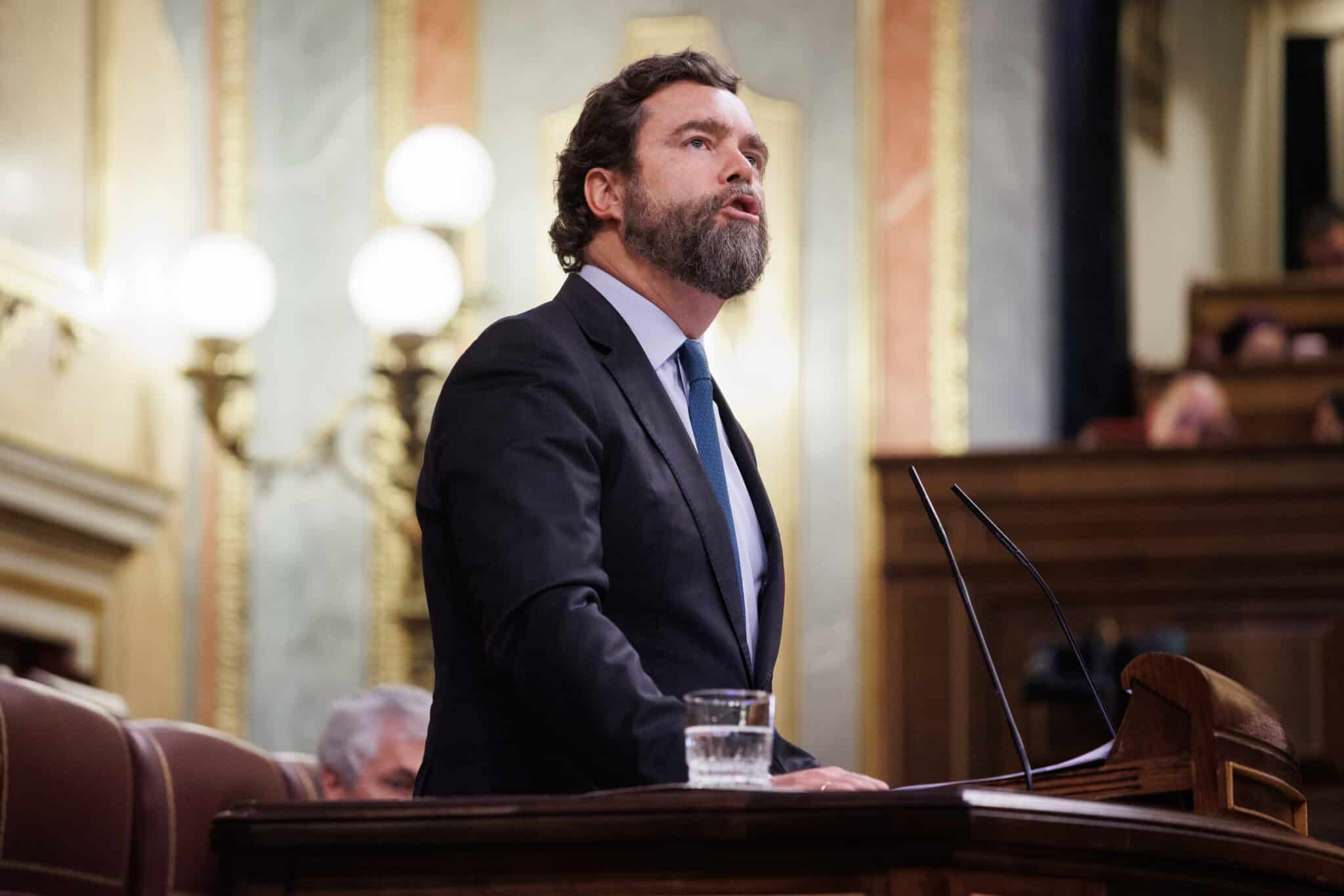 El portavoz de Vox en el Congreso, Iván Espinosa de los Monteros, interviene en una sesión plenaria, en el Congreso de los Diputados.