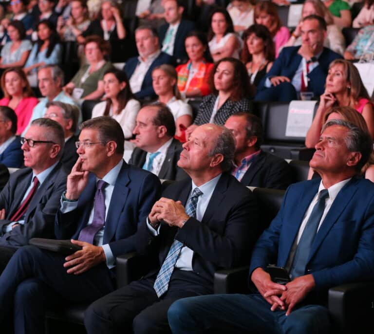 Cuatro ex ministros de PSOE y PP urgen a renovar el CGPJ