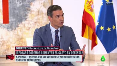 Sánchez señala a los “cenáculos madrileños de señores con puros” que quieren liquidarle