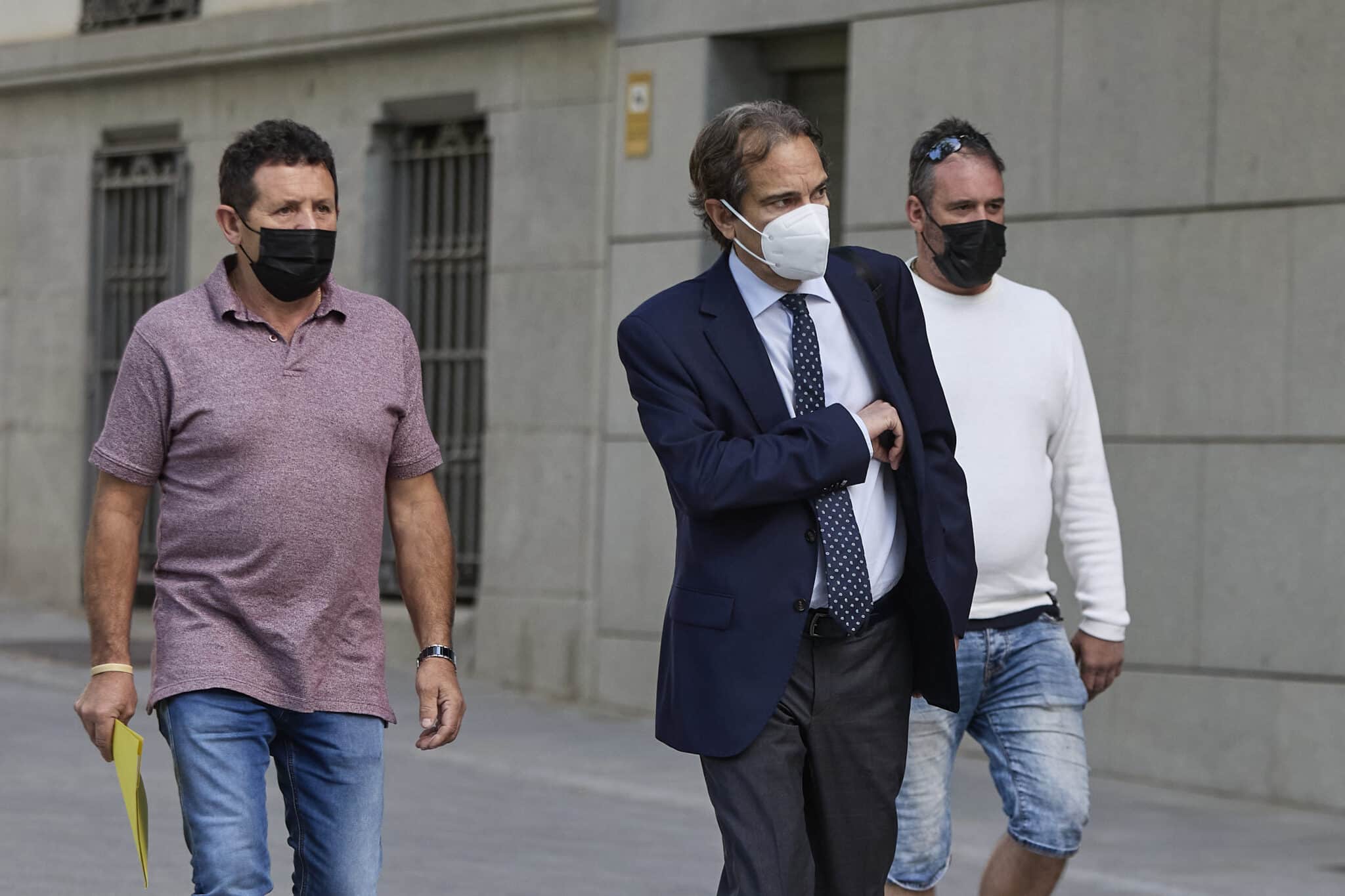 El juez prohíbe salir de España al patrón del Villa de Pitanxo