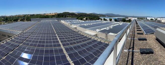Noucor instala 4.000 paneles solares en Palau-solità i Plegamans para reducir su huella de carono Paneles solares
