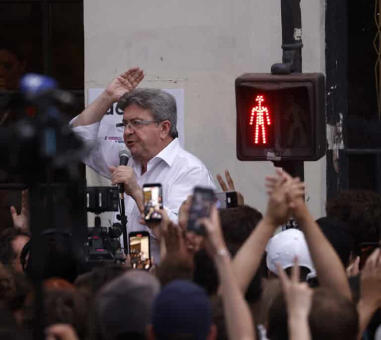 La izquierda francesa, unida solo para llegar a la Asamblea Nacional, se rebela contra Mélenchon