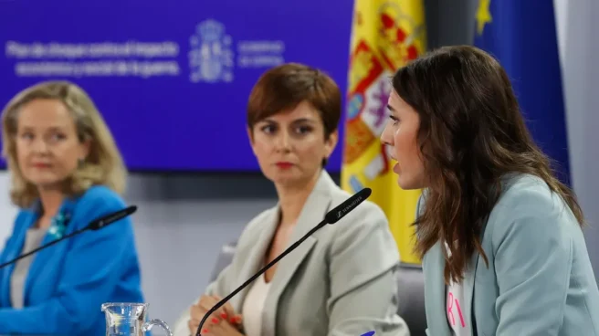 Moncloa_Marruecos_irene_Montero_UE Nadia Calviño, Isabel Rodríguez e Irene Montero durante la rueda de prensa de ayer en Moncloa