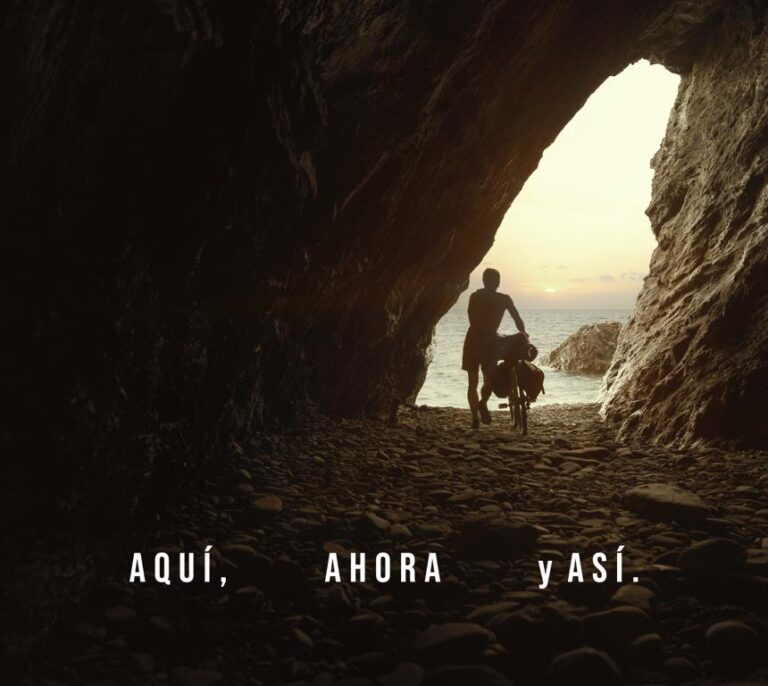 'Aquí, ahora y así', la nueva campaña de Estrella Damm