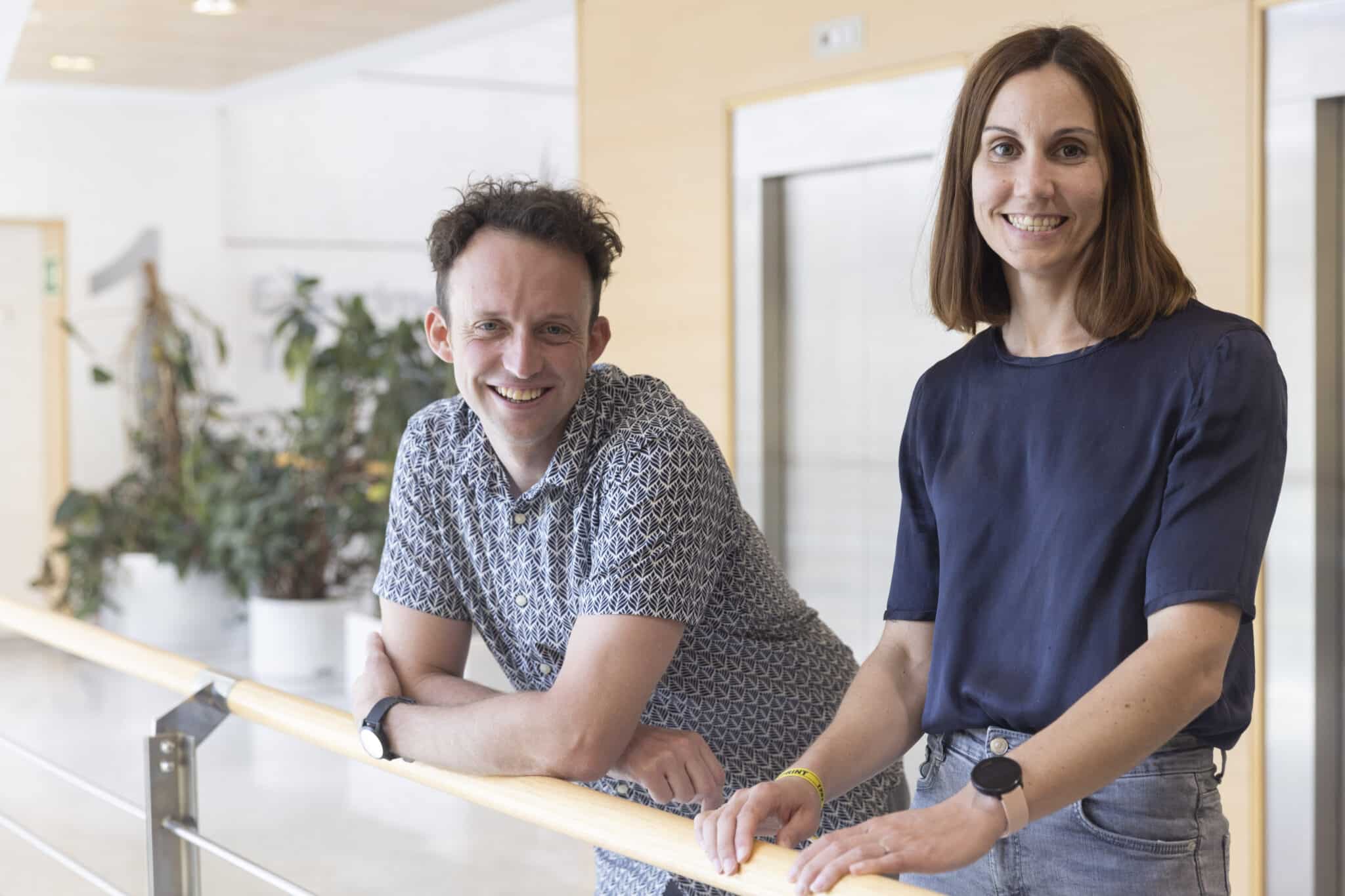 Geoff Macintyre, jefe del grupo de Oncología Computacional del CNIO, y Bárbara Hernando, científica del CNIO.