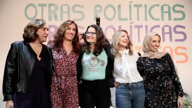 Colau, Mónica García, Oltra, Yolanda Díaz y Fátima Hamed, en Valencia el pasado noviembre.