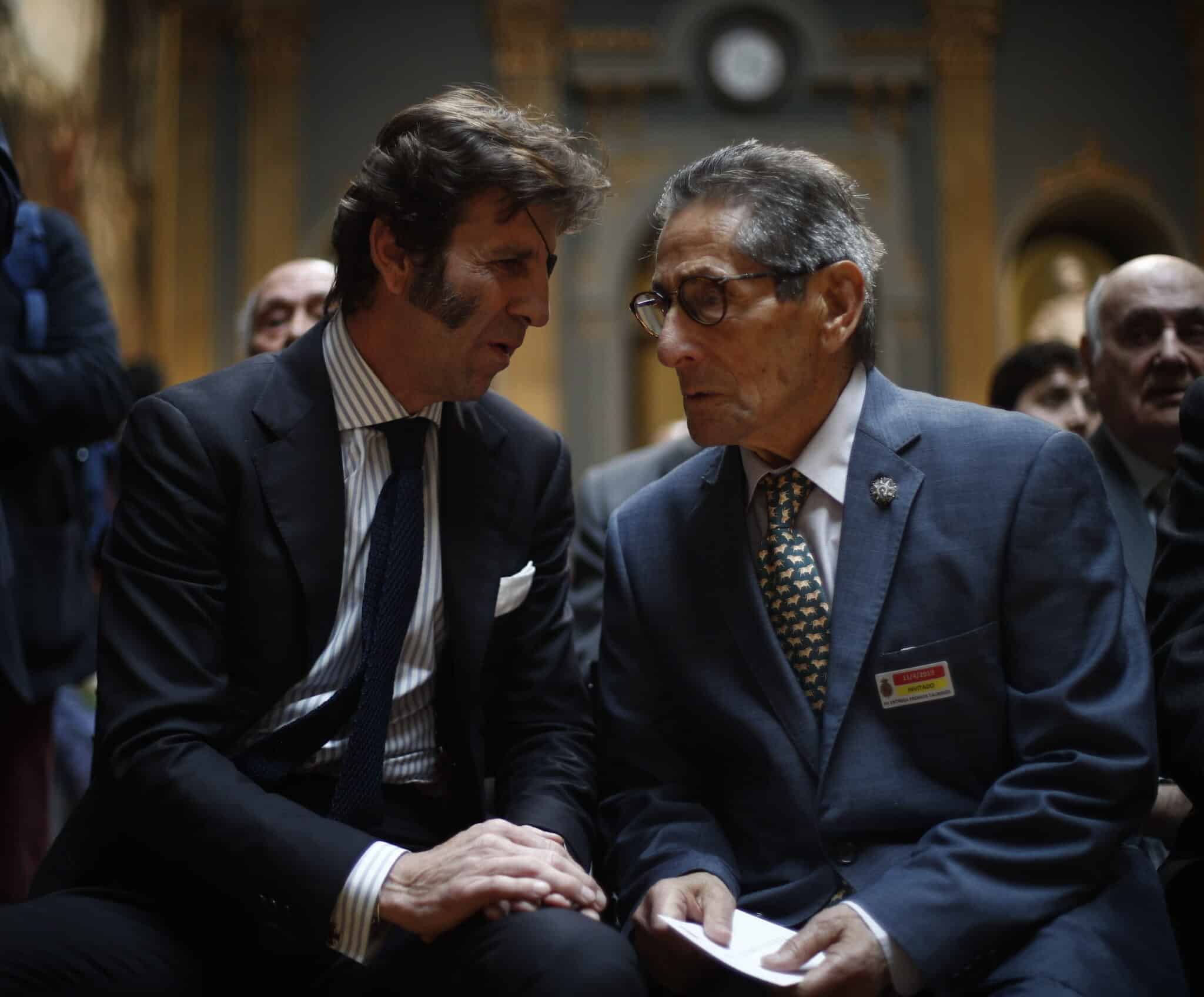 El torero villalpandino Andrés Vázquez, junto a Juan José Padilla en una entrega de premios taurinos en 2019.