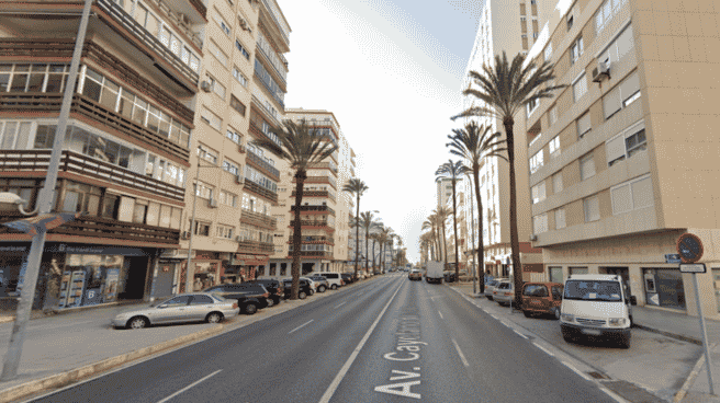 Avenida Cayetano del Toro, paralela al Paseo Marítimo de Cádiz. Avenida Cayetano del Toro, paralela al Paseo Marítimo de Cádiz.