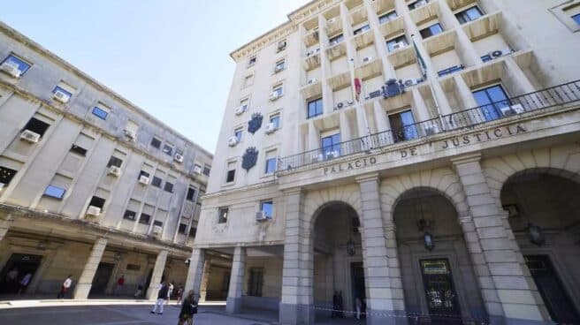 Fachada de la Audiencia Provincial de Sevilla Fachada de la Audiencia Provincial de Sevilla