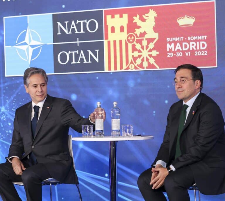 Albares dice ahora que el debate sobre el estatus de Ceuta y Melilla "surgió un poco de la nada" y lo da por zanjado