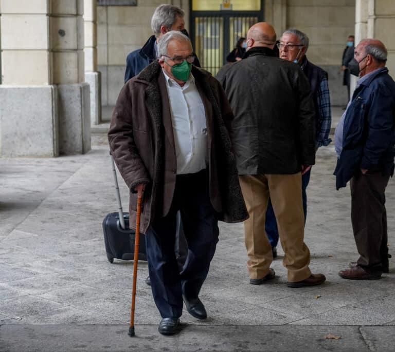 Condenado a año y medio de prisión un hermano del ex presidente andaluz Borbolla por las ayudas de los ERE