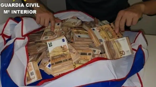 La Guardia Civil intercepta 400.000 euros en la maleta de un viajero que volaba de Valencia a Turquía