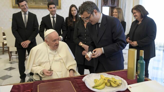 El papa Francisco y el ministro Félix Bolaños, durante su audiencia en el Vaticano.