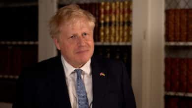 Boris Johnson gana la moción de confianza pero queda tocado con 148 votos en contra