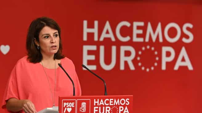 La vicesecretaria general del PSOE Adriana Lastra comenta los resultados de las elecciones en Andalucía