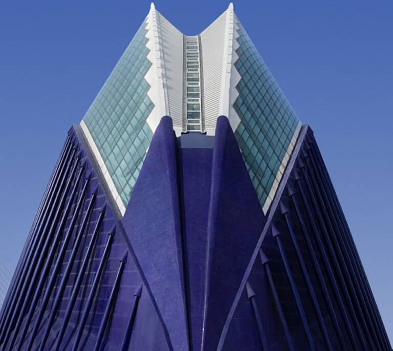 El nuevo CaixaForum, la "ballena despellejada" de Calatrava reabre 16 años y 19 millones de euros después