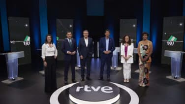 Moreno Bonilla se aferra a la moderación ante los ataques liderados por Olona