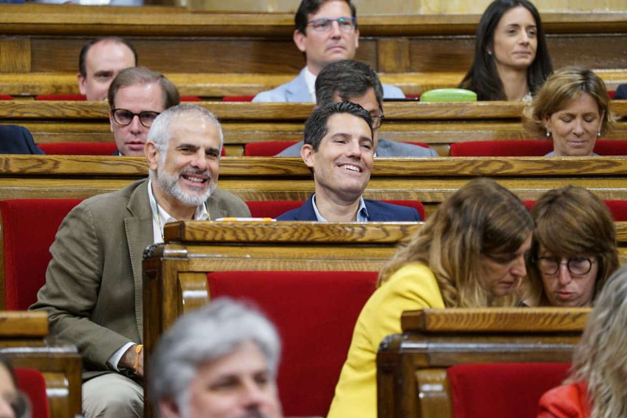 Cs Cataluña intenta desligarse de la caída del partido en el resto de España con la batalla de la lengua