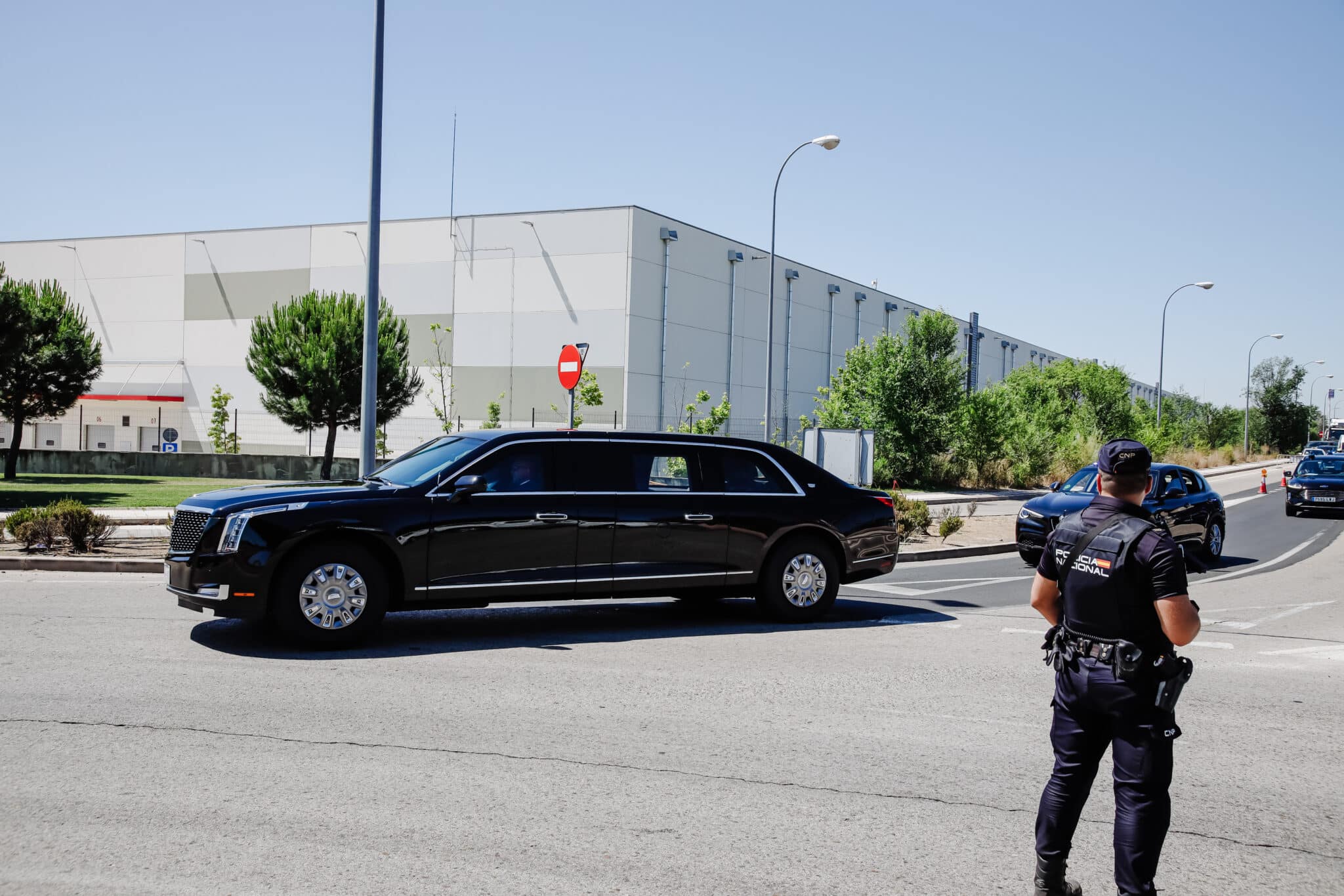 El Air Force One aterriza en Torrejón y Biden ya circula por Madrid a bordo de 'La Bestia'