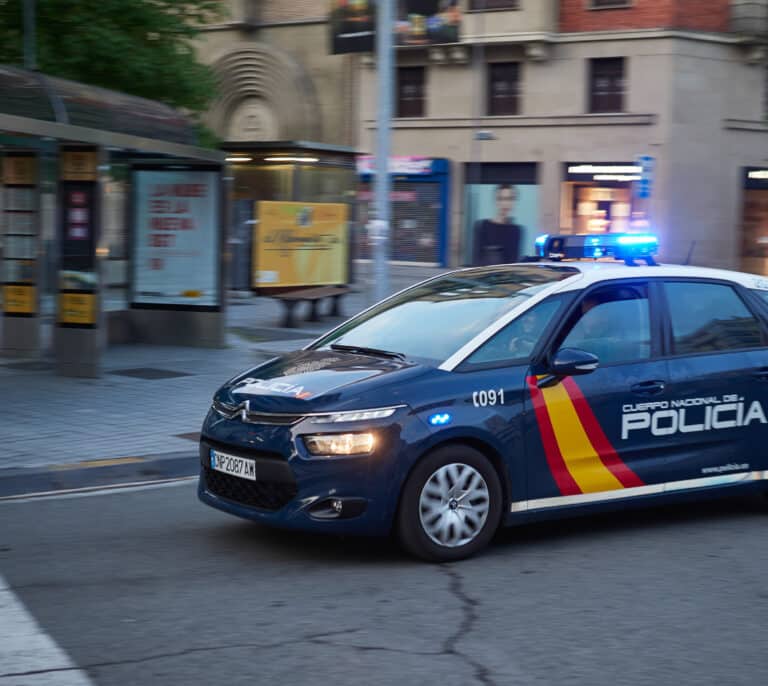 La Policía investiga por lesiones graves a la dueña del perro que ha mordido en la cara a un bebé en un bar