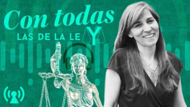 Elena García, abogada: "Los inmigrantes pasan nueve meses sin poder trabajar porque el Estado no tramita sus expedientes"