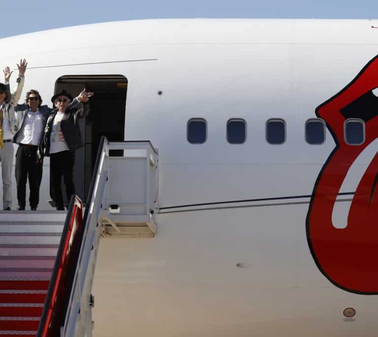 Una fiesta flamenca, el diablo en El Retiro y el 'Guernica': los Rolling Stones, de turismo por Madrid