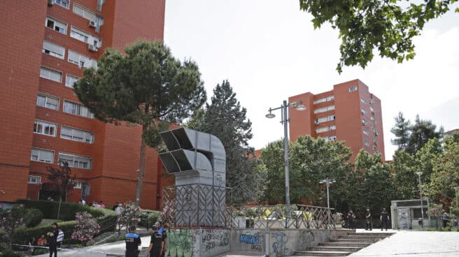 La policía negocia con el hombre atrincherado con su hija menor en Coslada