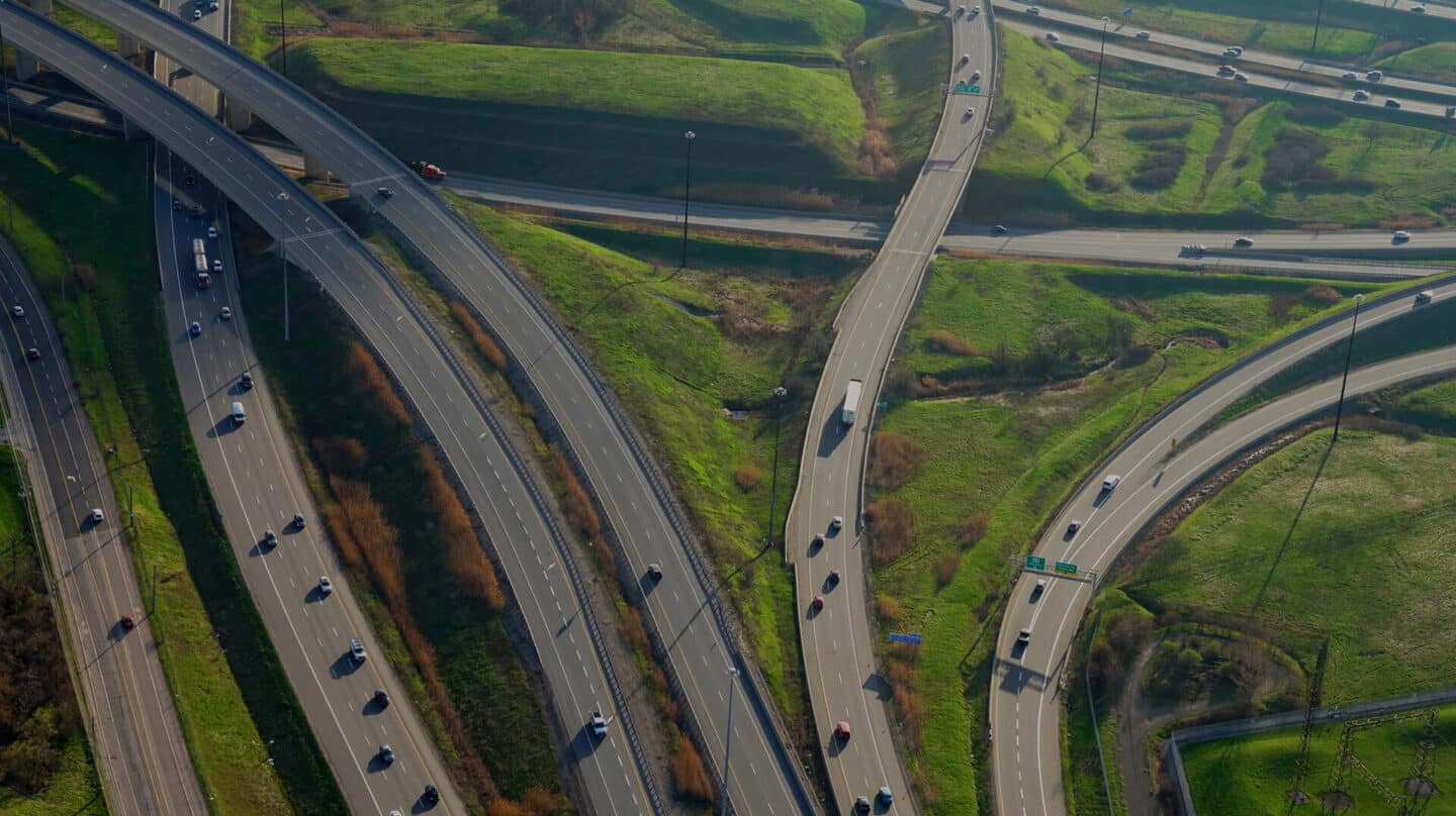 Horizon 24, el plan estratégico de Ferrovial hasta 2024, apuesta por el desarrollo de infraestructuras innovadoras, eficientes y sostenibles que a su vez favorezcan cambios positivos a nivel ambiental, económico y social.